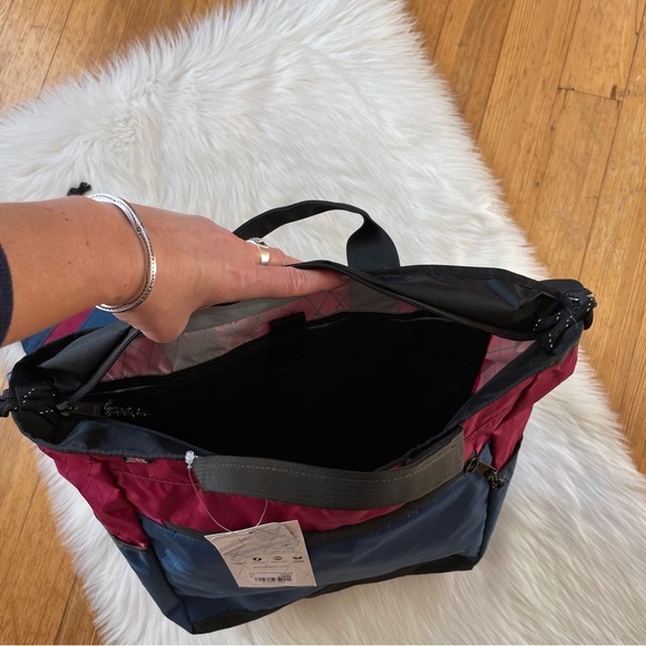 NWT L.L. Bean x Flowfold crossbody commuter tote bag and pouch bundle - Picture 9 of 15